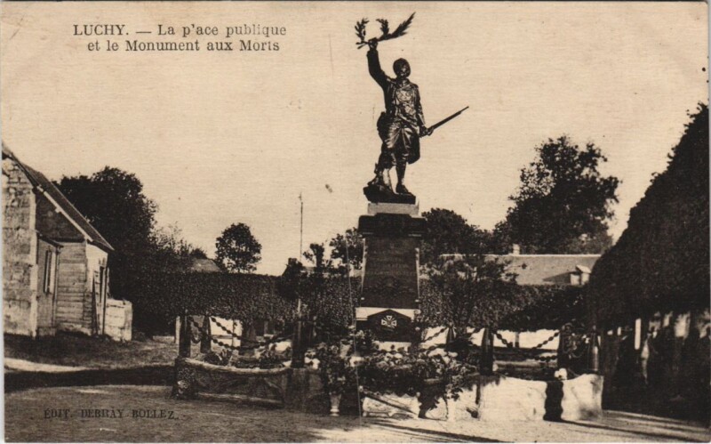 place et monument aux morts.jpg