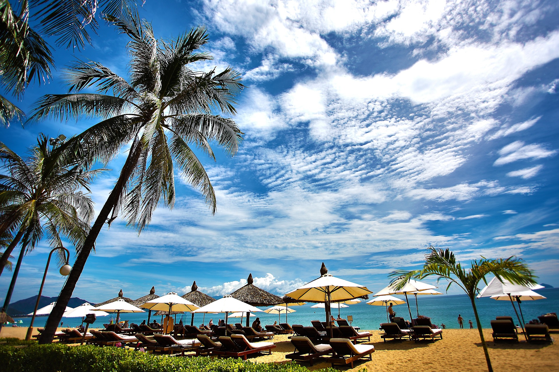 plage beach-1721396_1920.jpg