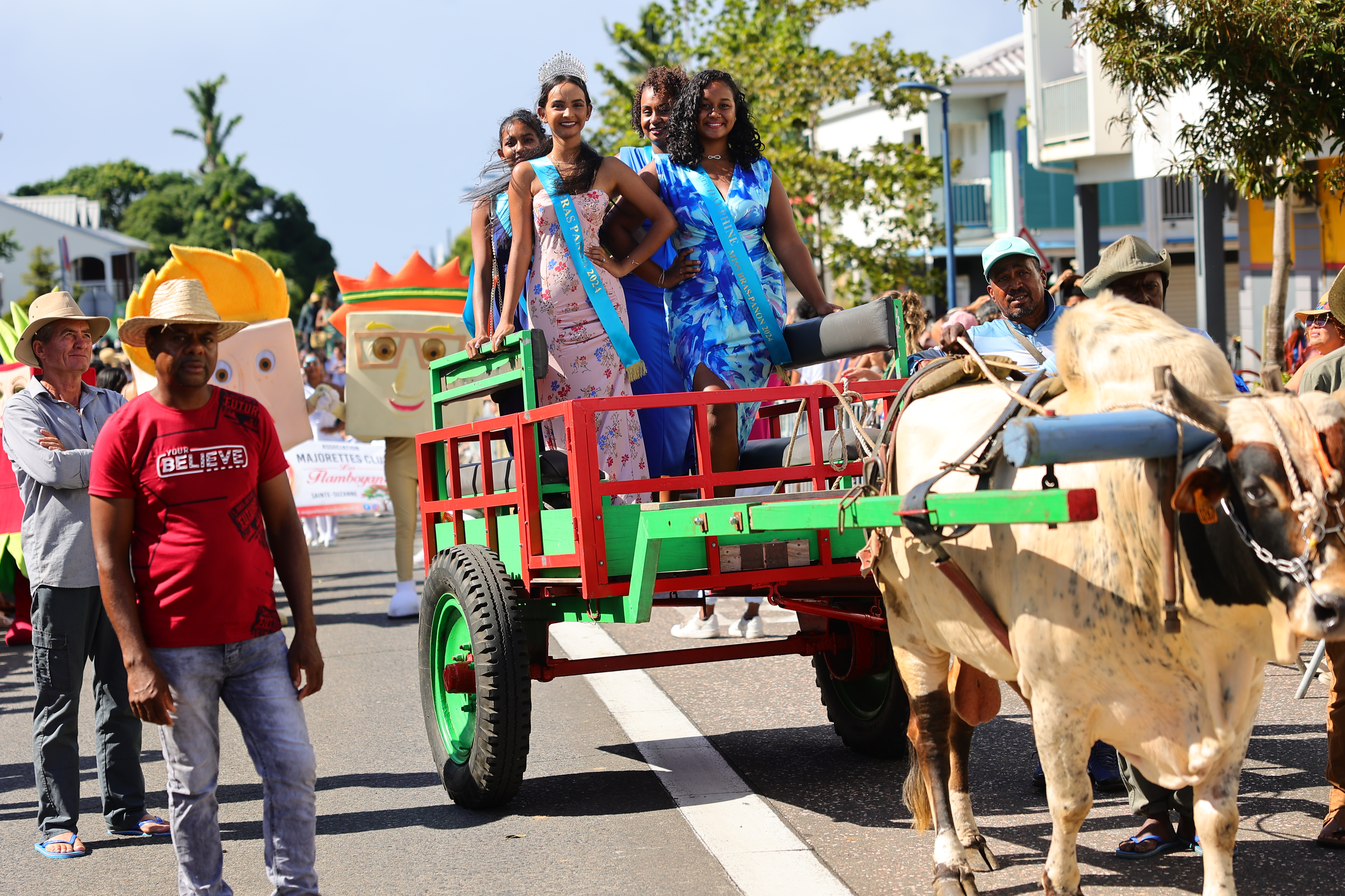 2025405_Miss défilé