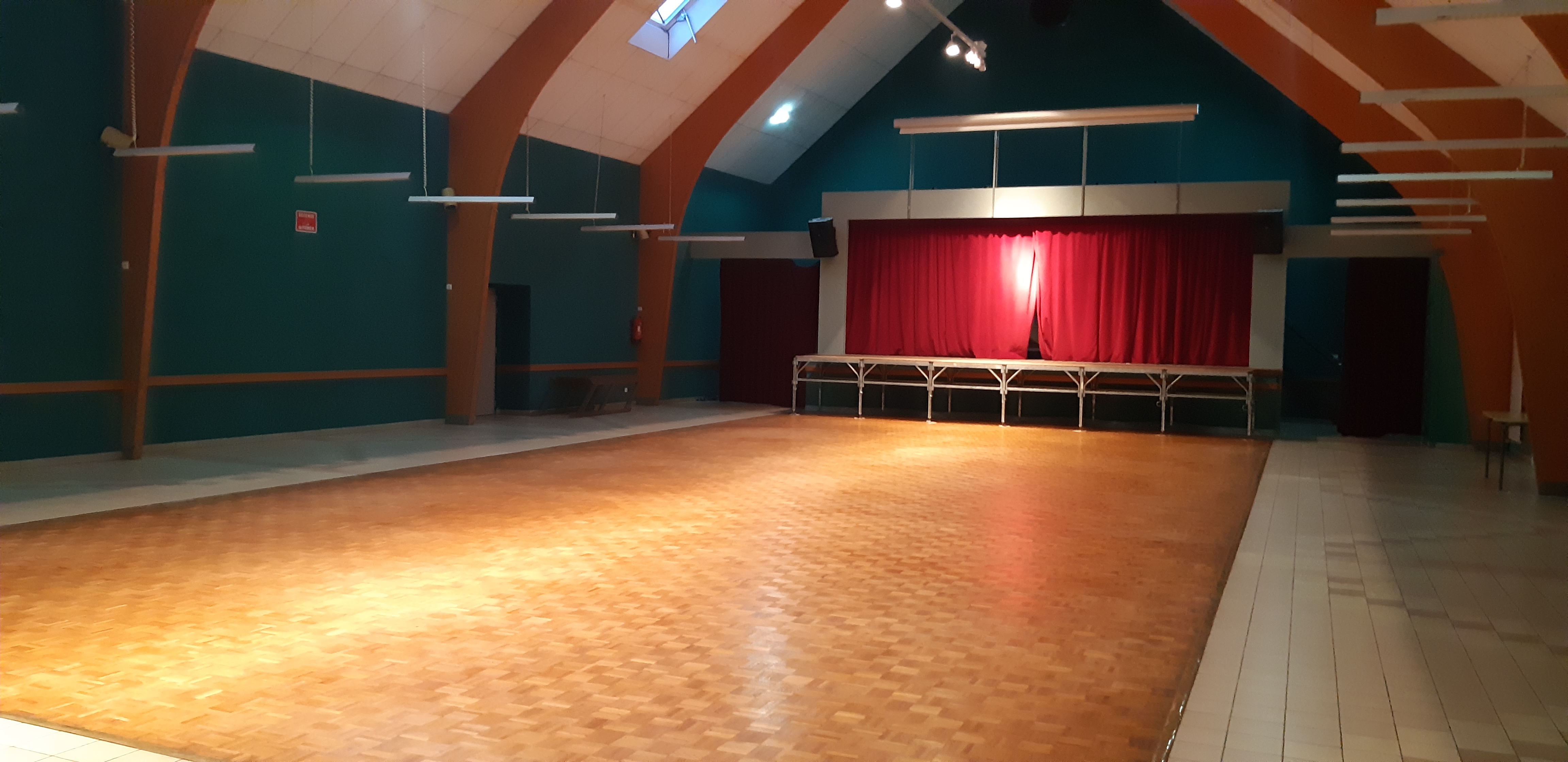 vue d_ensemble de la salle.jpg
