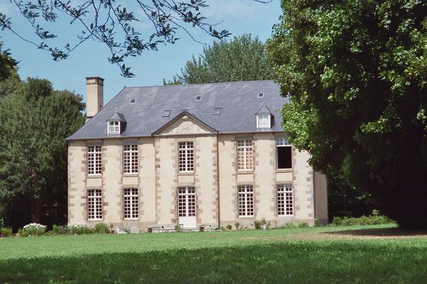 Chateau Milly.jpg