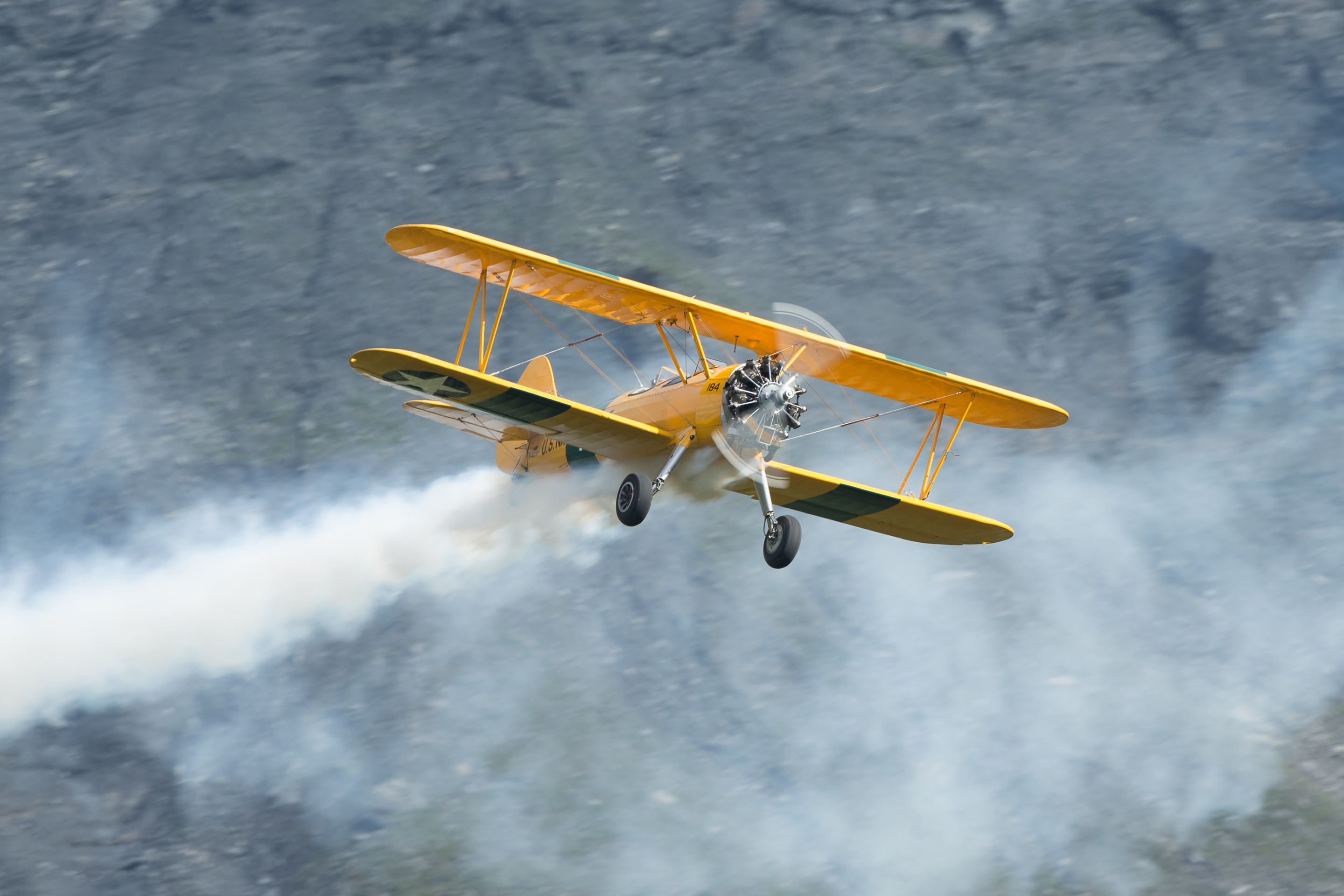 Boeing Sterman PT-18 en vol 02.jpg