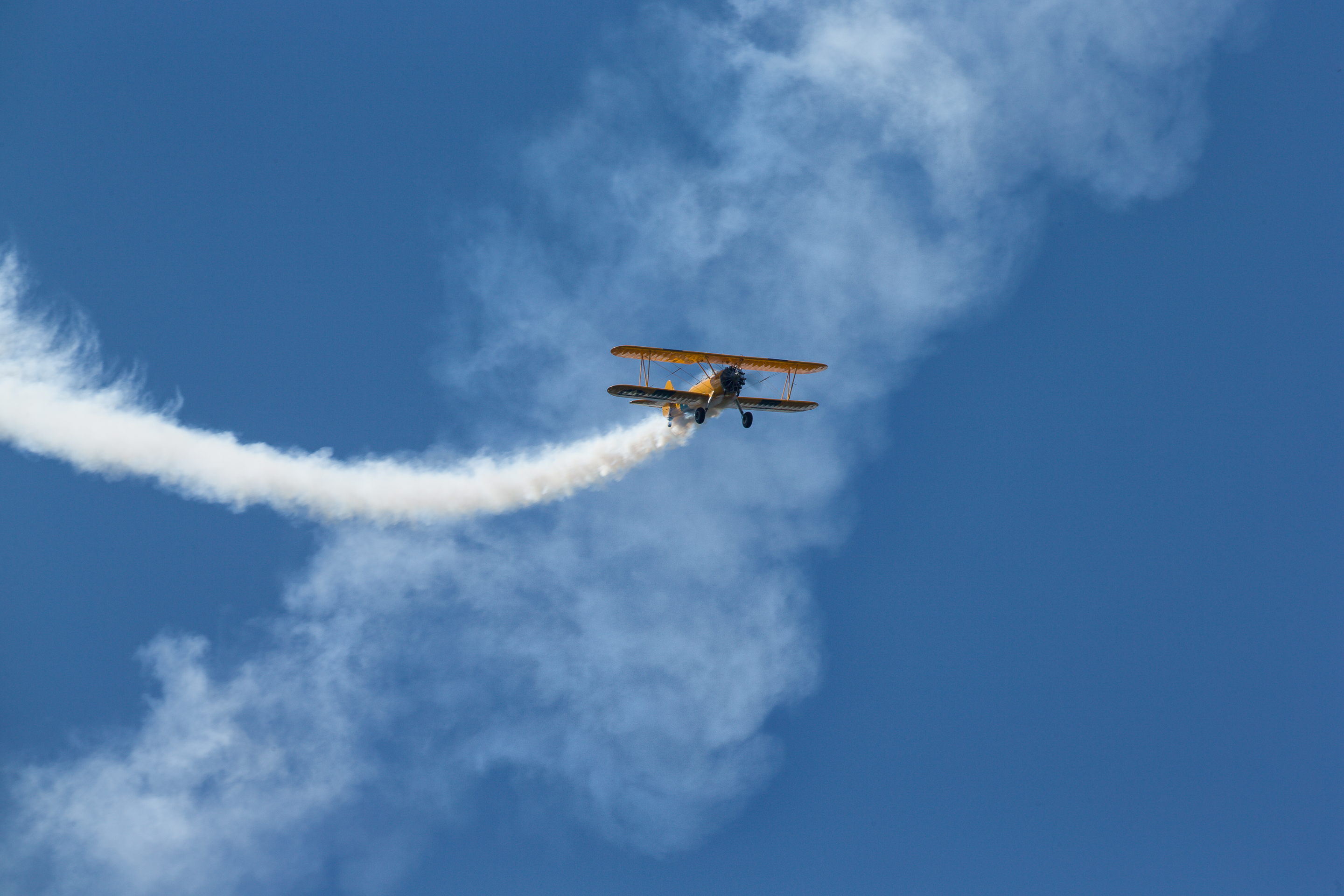 Boeing Sterman PT-18 en vol 09.jpg