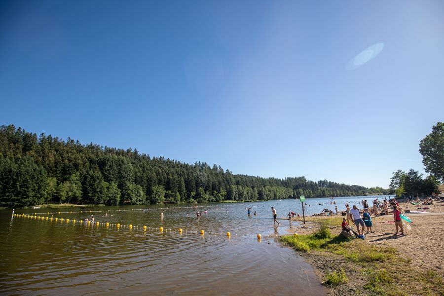 plage lac.jpg