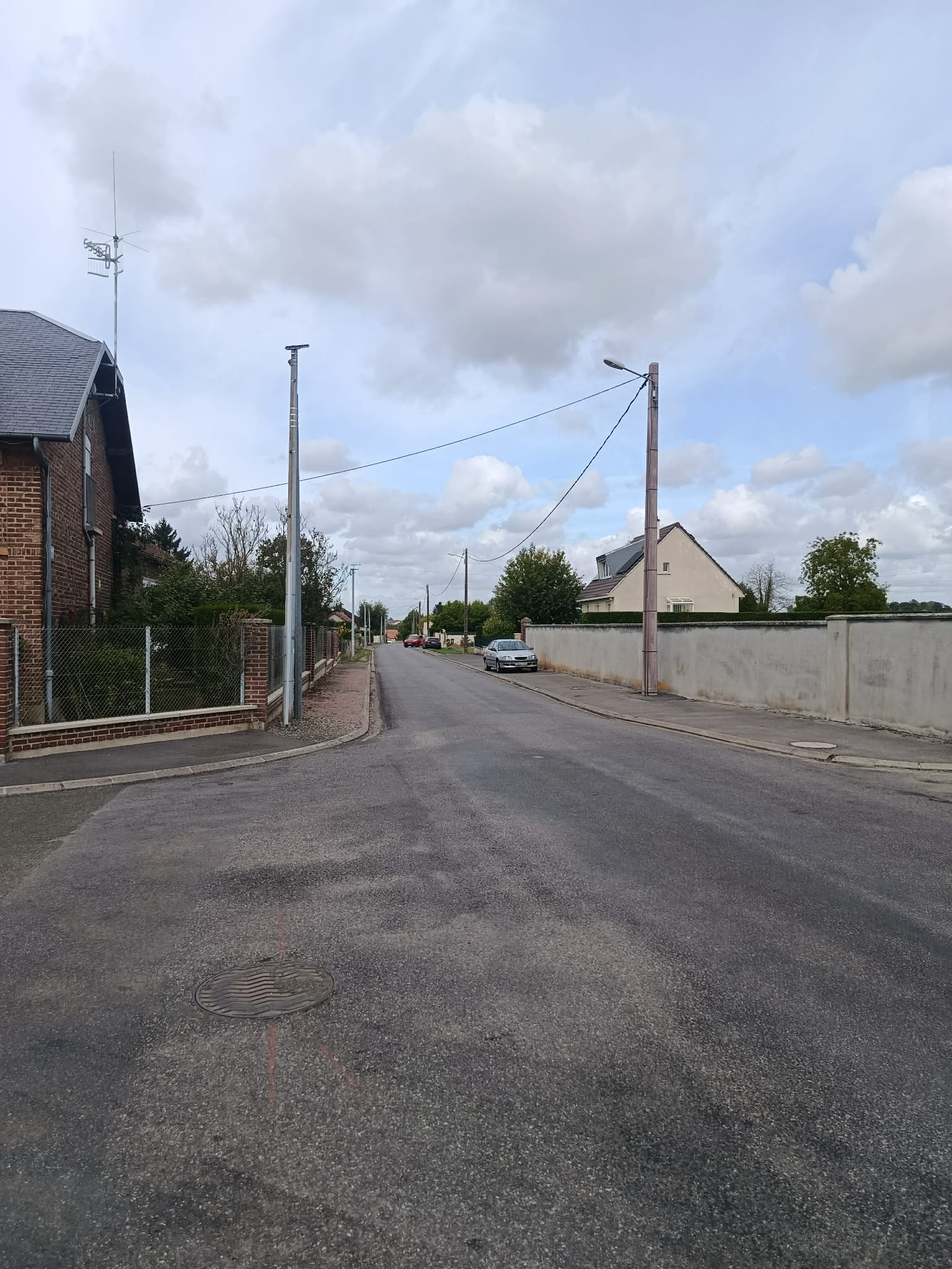 _16_ Le chemin des Berceaux vu depuis le carrefour de la rue Paul Desprez.jpg