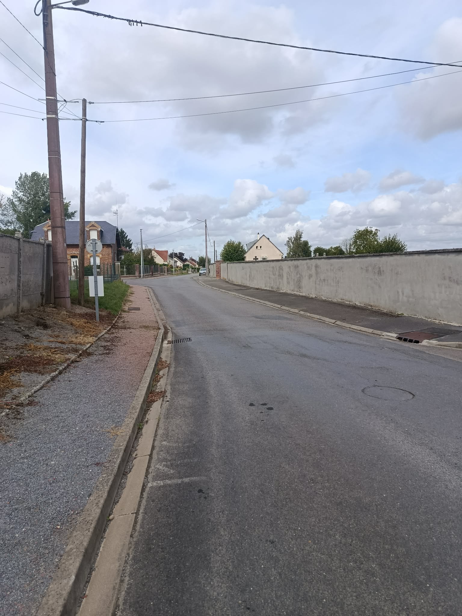 _15_ Le chemin des Berceaux vu depuis le carrefour de la rue Bernard Lefèvre.jpg