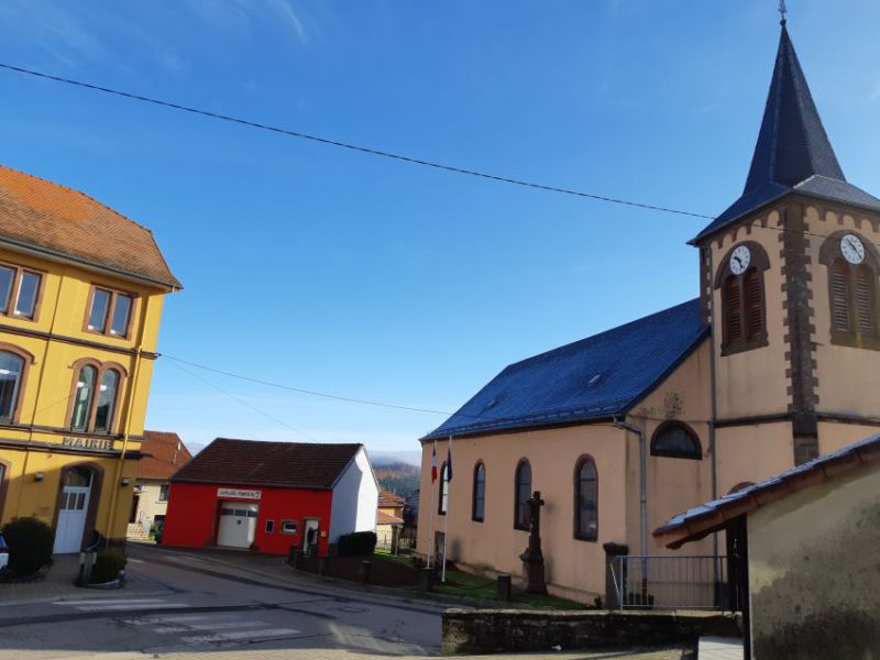 le bourg mairie caserne eglise.jpg