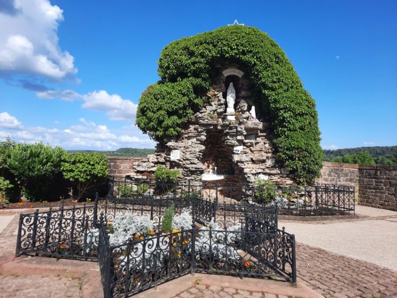 Grottr de Lourdes 2.jpg