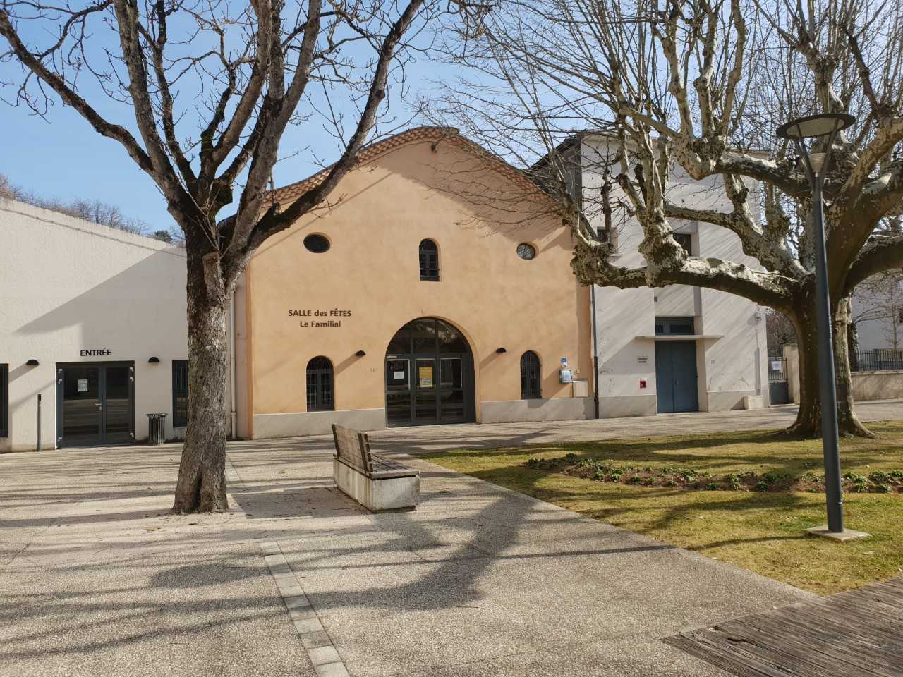 Salle des fêtes.jpg