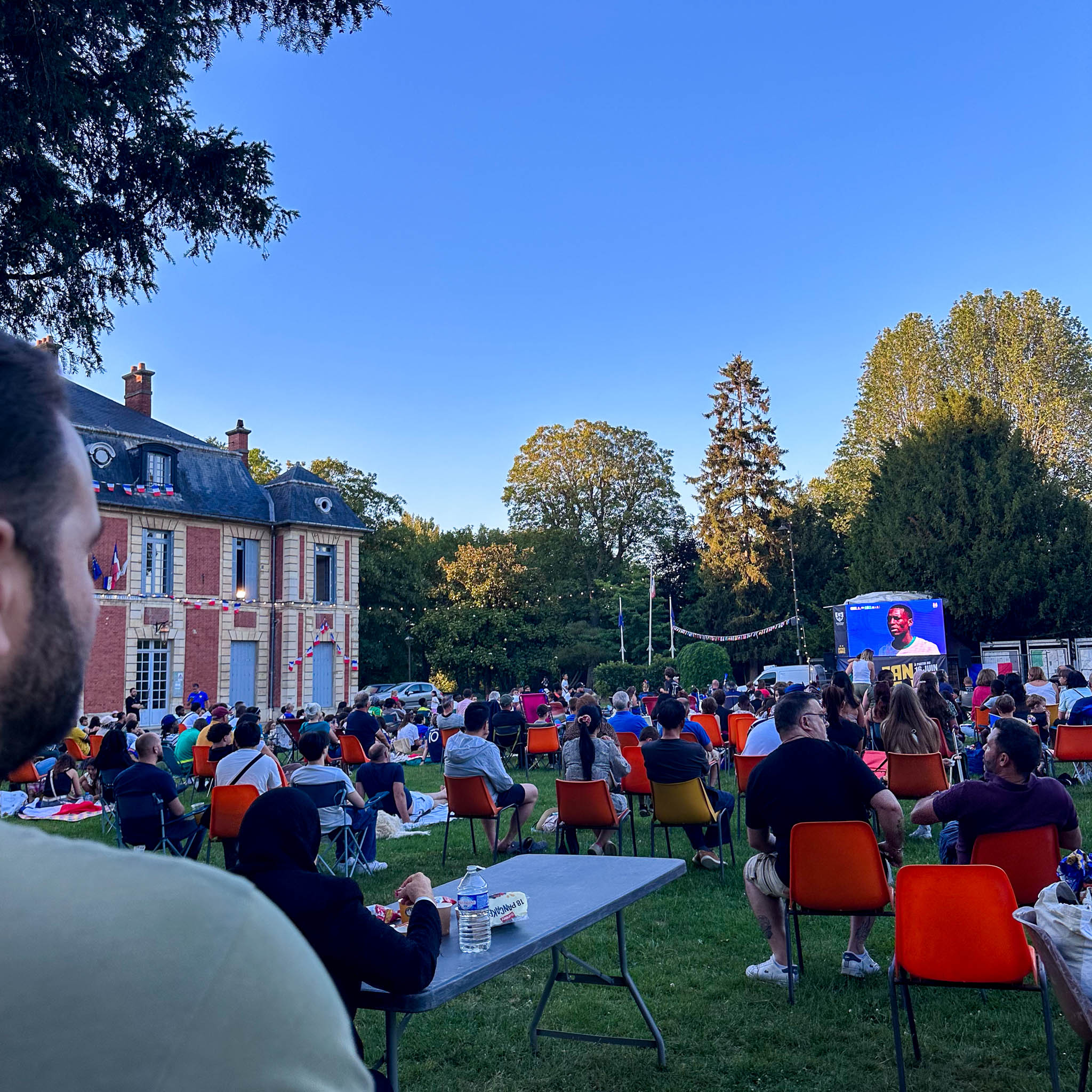 FAN ZONE 1606 SMALL-4.jpg