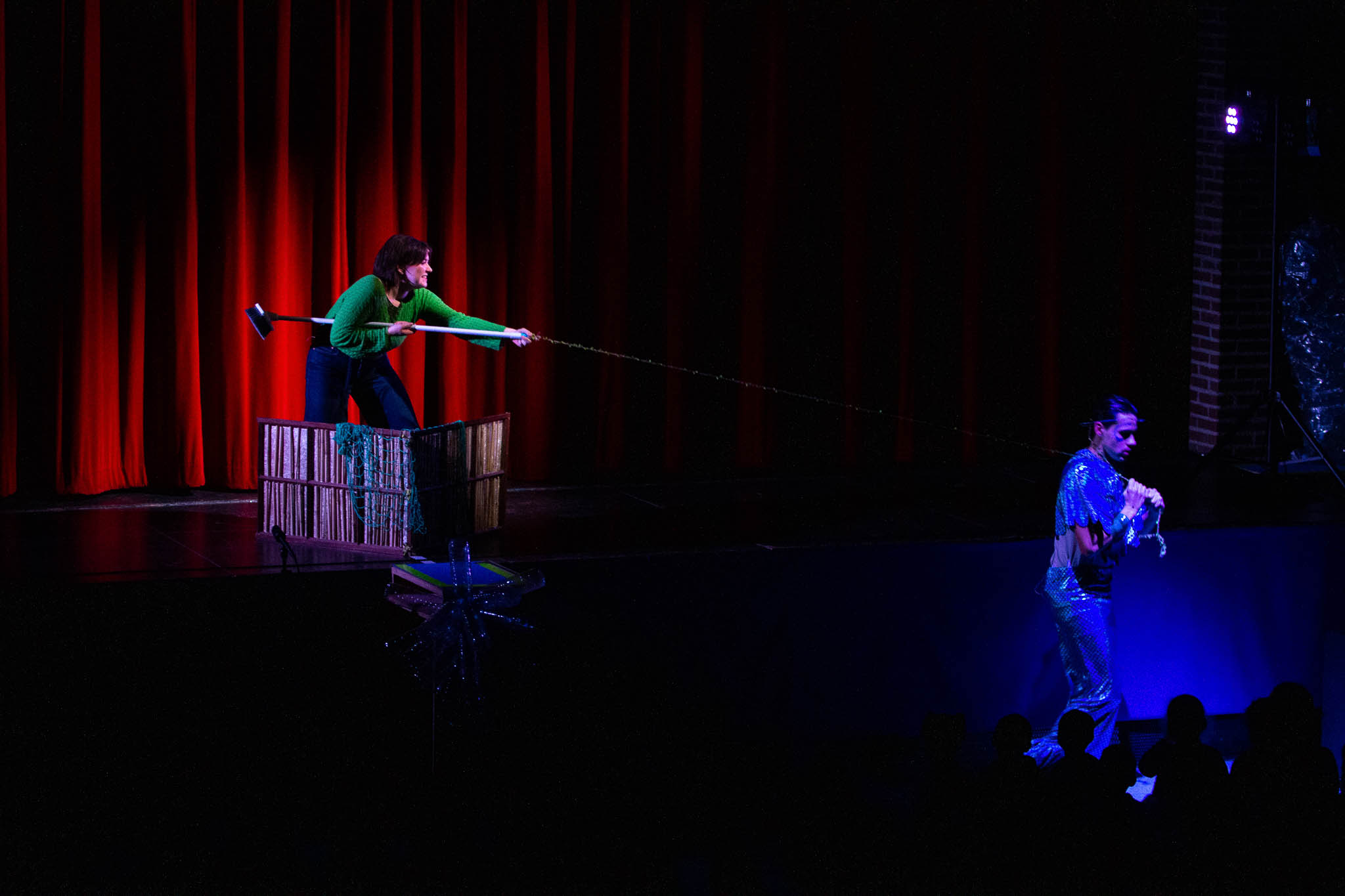 SPECTACLE POISSON FA-18.jpg