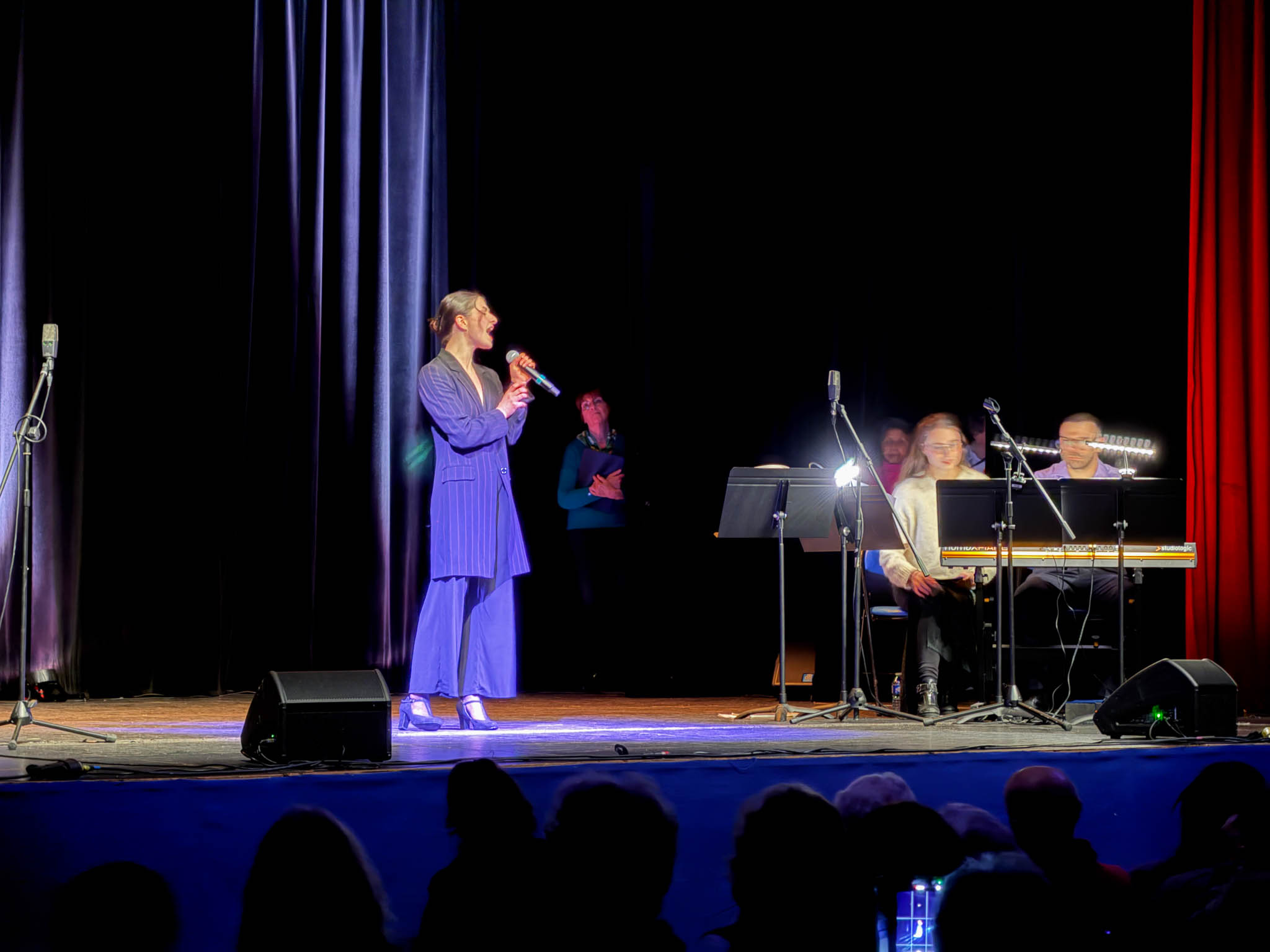 CHORALE SENIORS ET ECOLE DE MUSIQUE-1.jpg