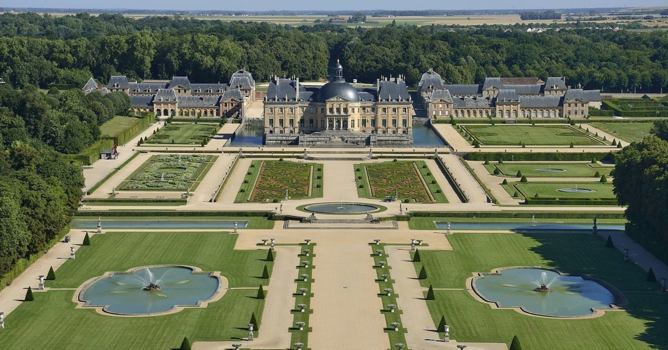 VAUXLEVICOMTE.png