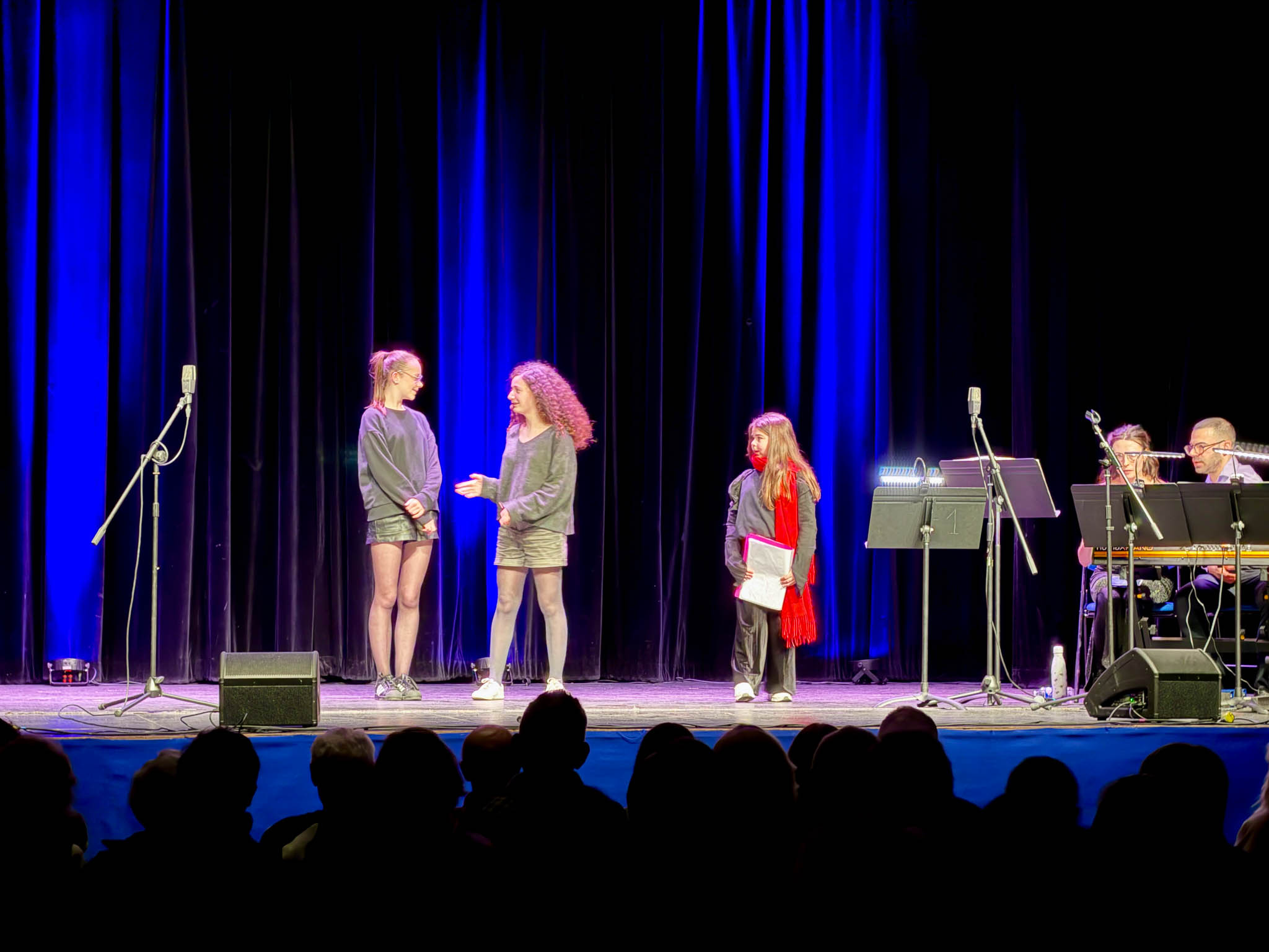 CHORALE SENIORS ET ECOLE DE MUSIQUE-4.jpg