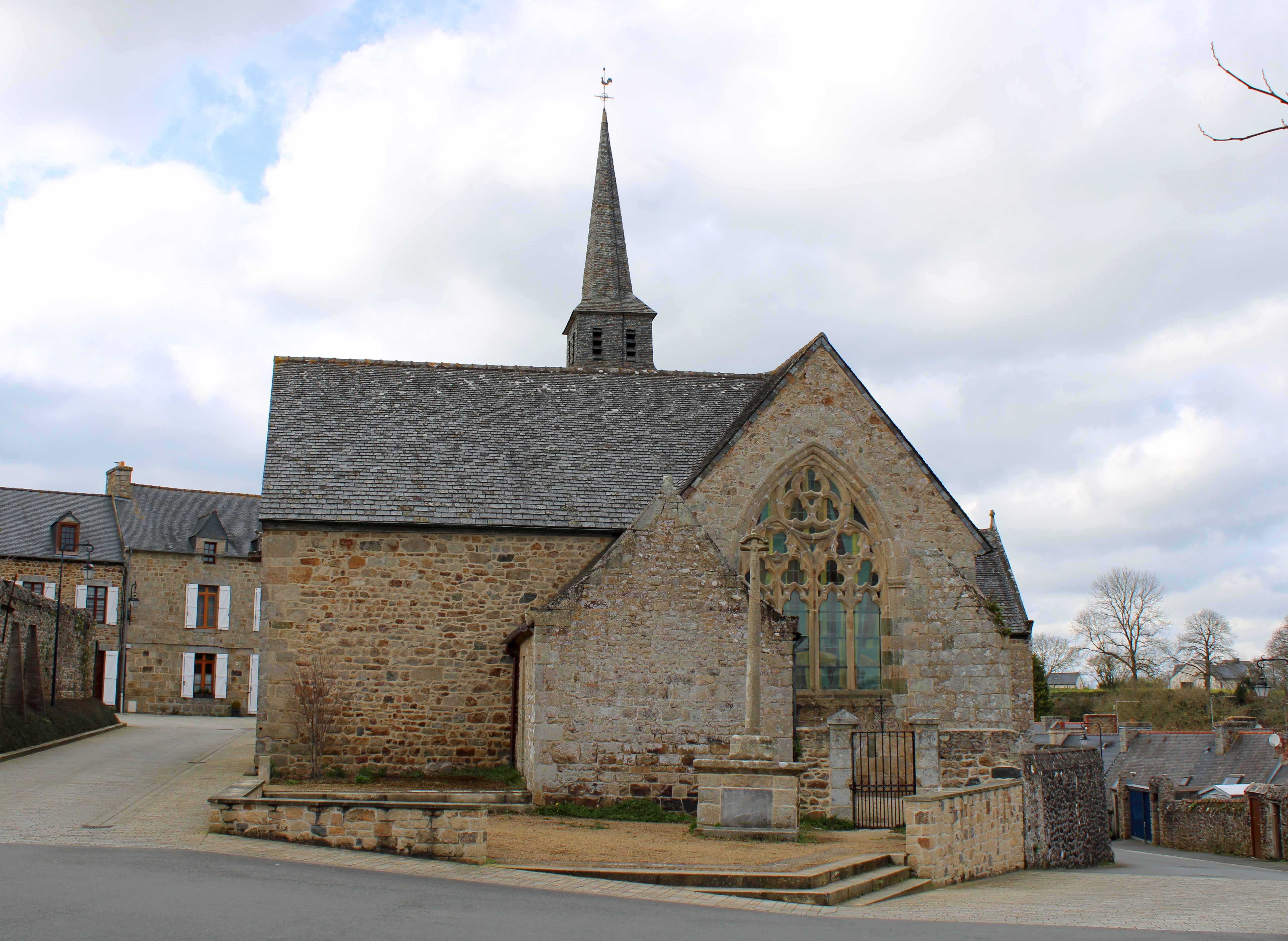 Chapelle Notre-Dame-du-Tertre_façade sud.jpg