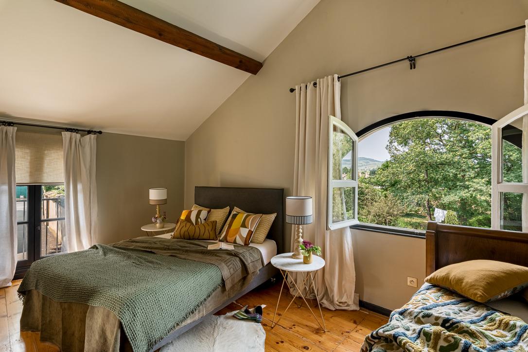 Master bed room3- domaine de la Serve juin 25.jpg