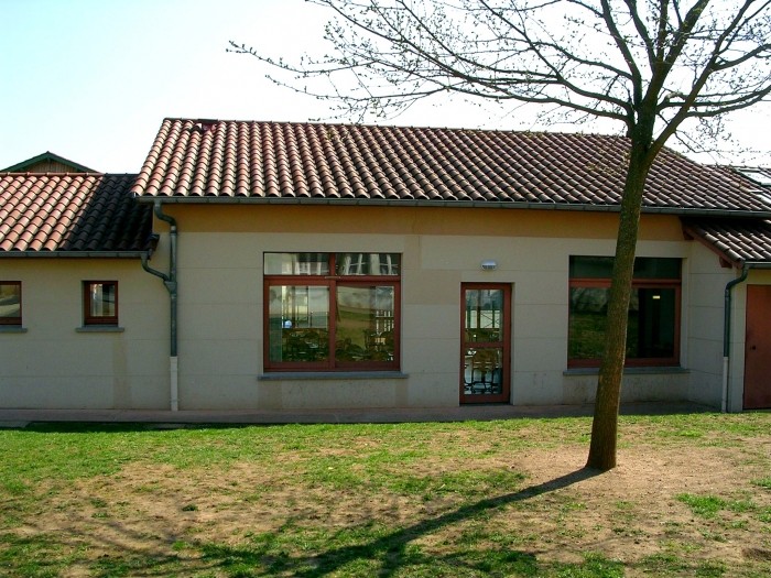 cantine façade.jpg