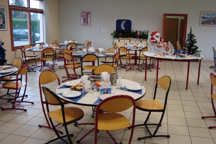 cantine salle.jpg
