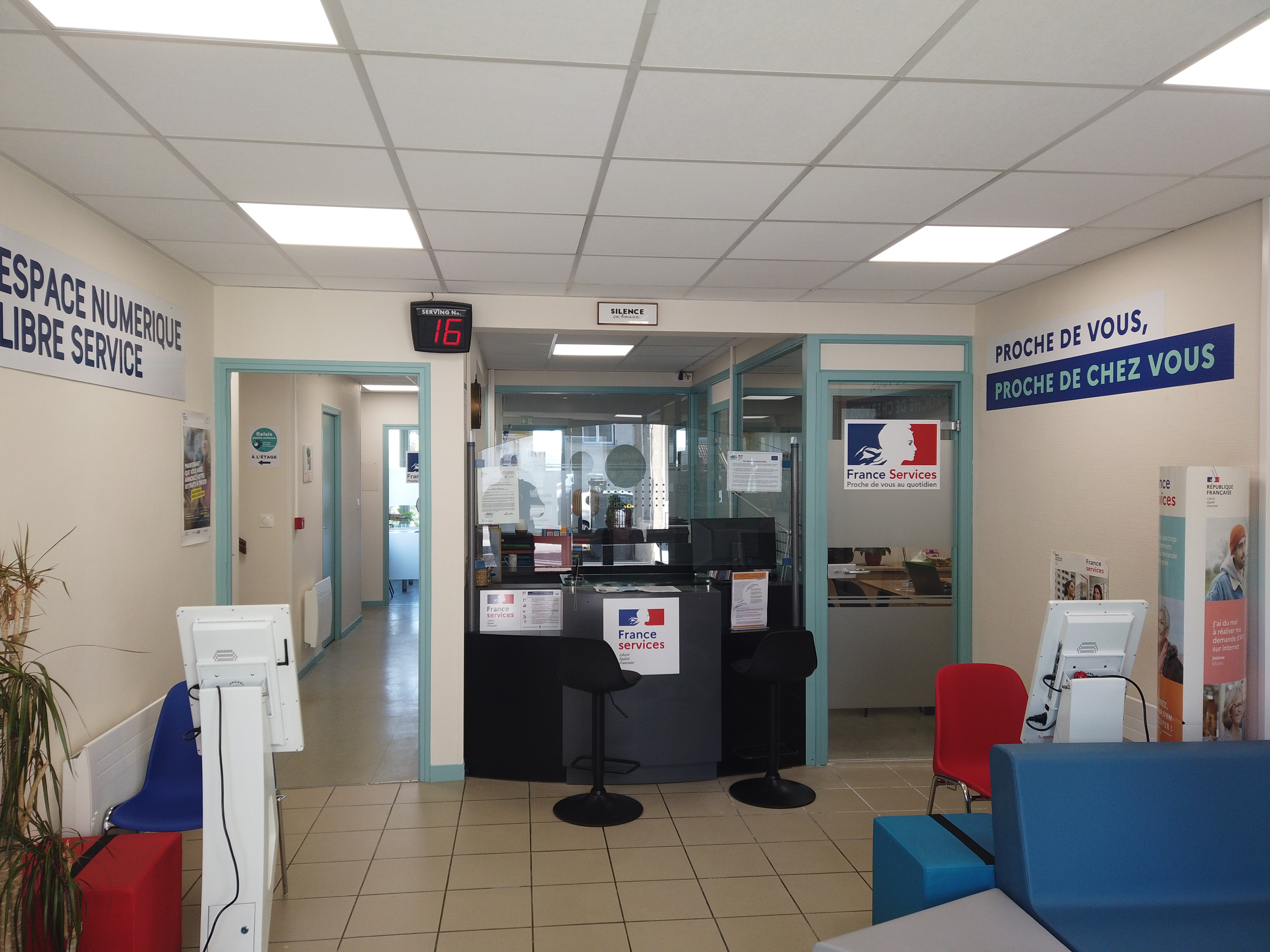 EFS rue gare.JPG