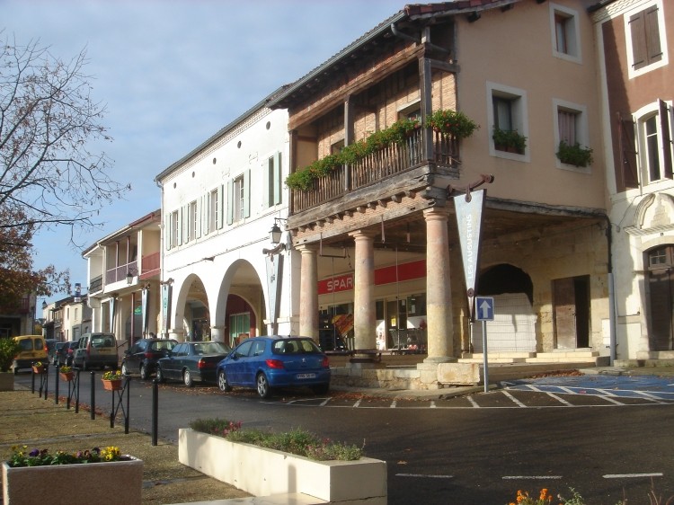 arcades place du haut