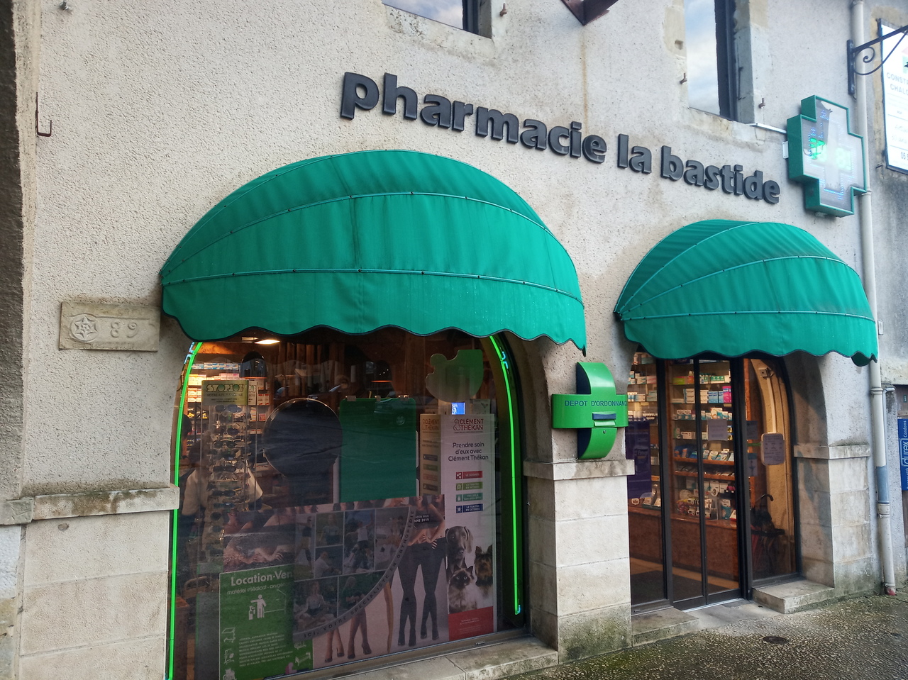 Pharmacie.resized.jpg