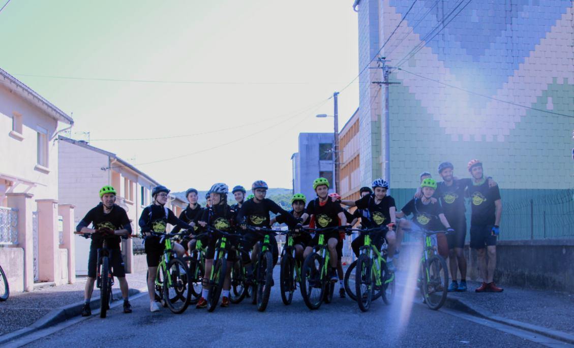 collégiens départ vélo.jpg