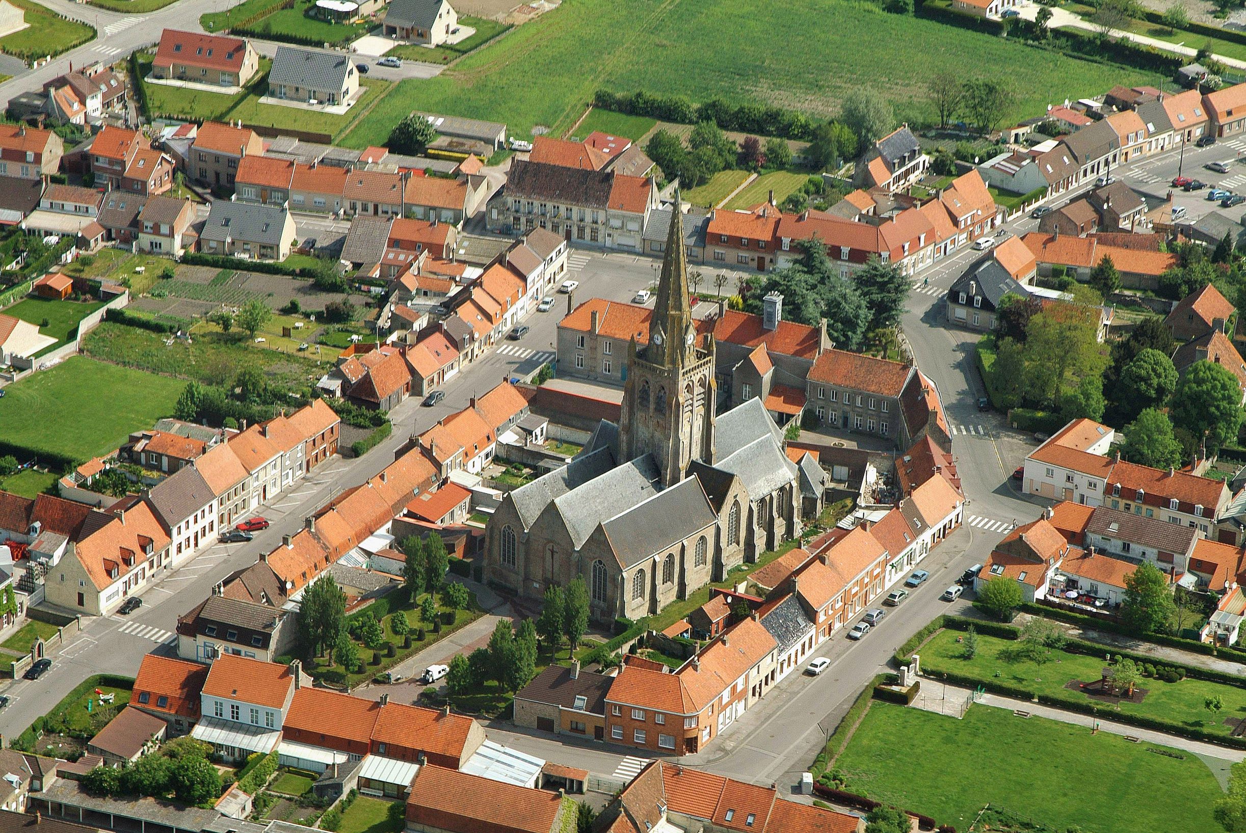 1_Eglise_Vue_aerienne_avant_travaux.jpg