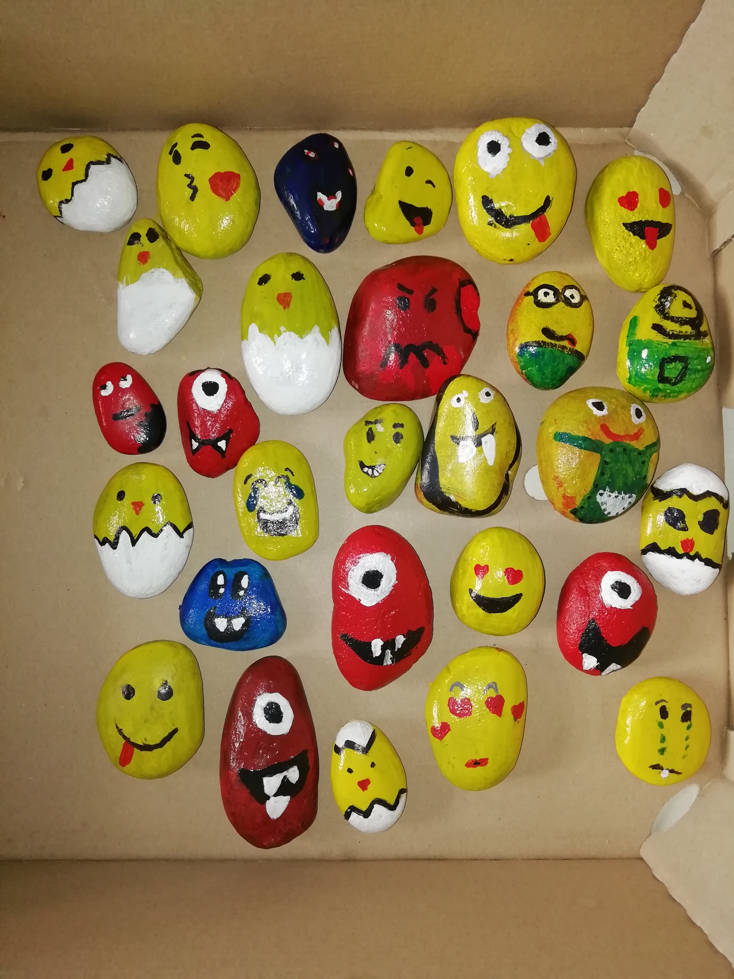 Galets peints - le smileys.jpg