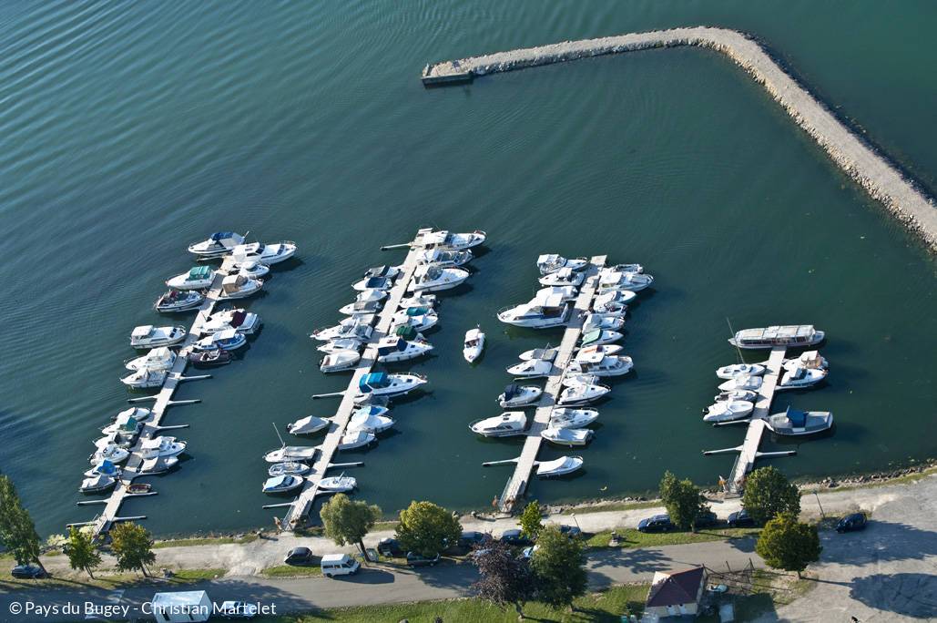 Massignieu le port.jpg