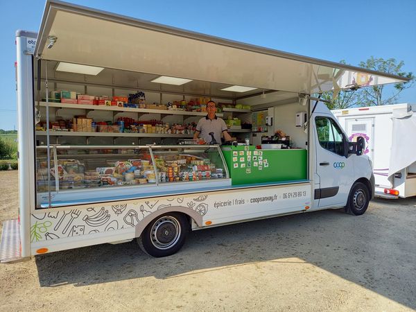 Camion épicier ambulant.jpg