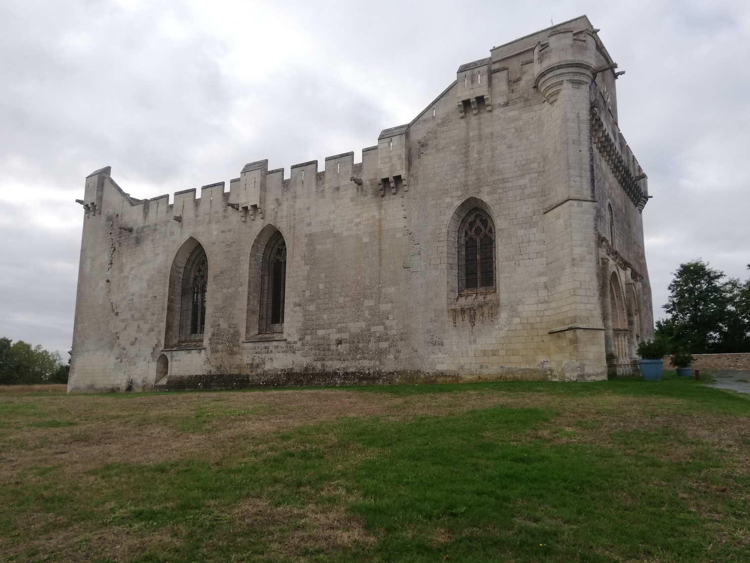 esnandes Eglise fortifiée.jpg