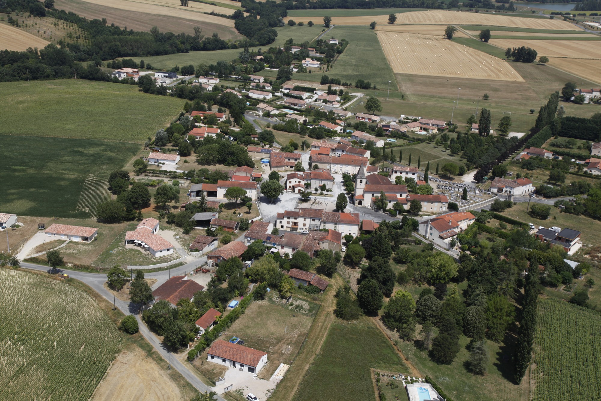 Fréjeville - Village 2.jpg