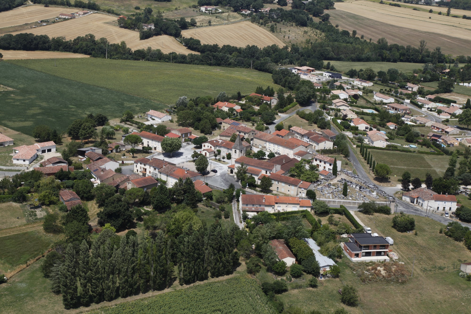 Fréjeville - Village 4.jpg