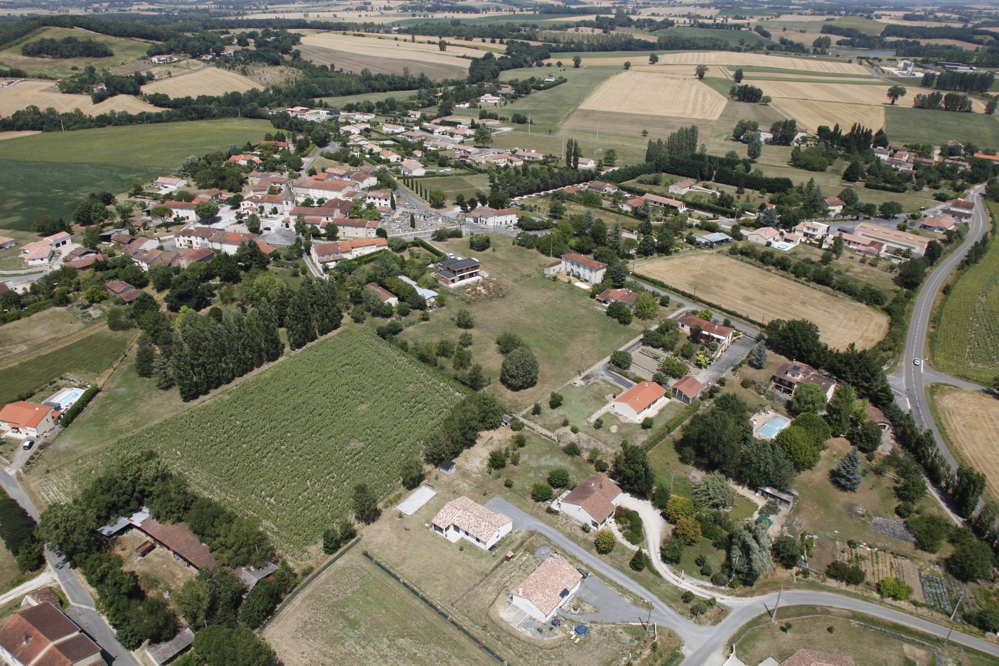 Fréjeville - Village 3.jpg