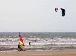 Char à voile et surf.jpg