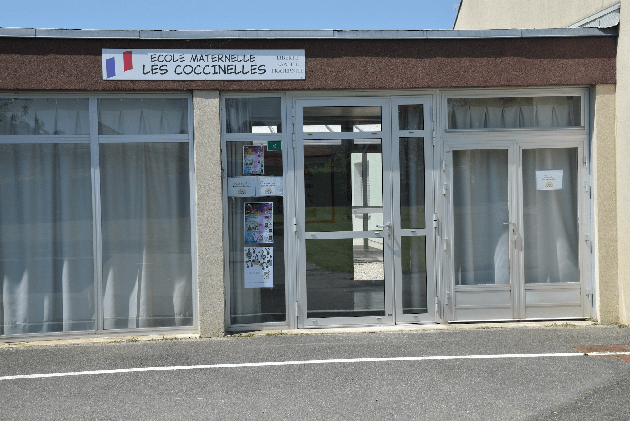 Ecole maternelle les coccinelles.png