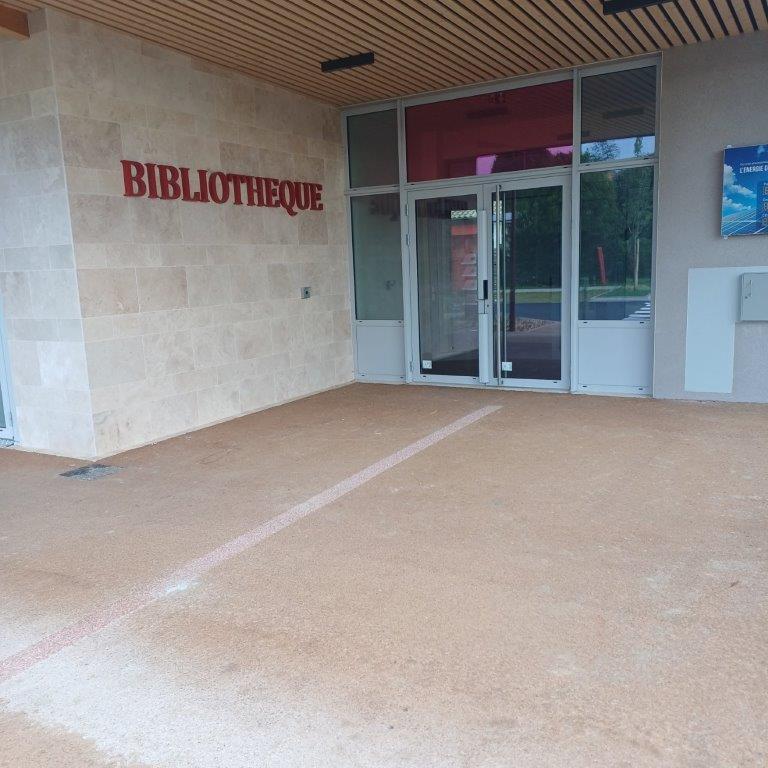 Biblio 1.jpg