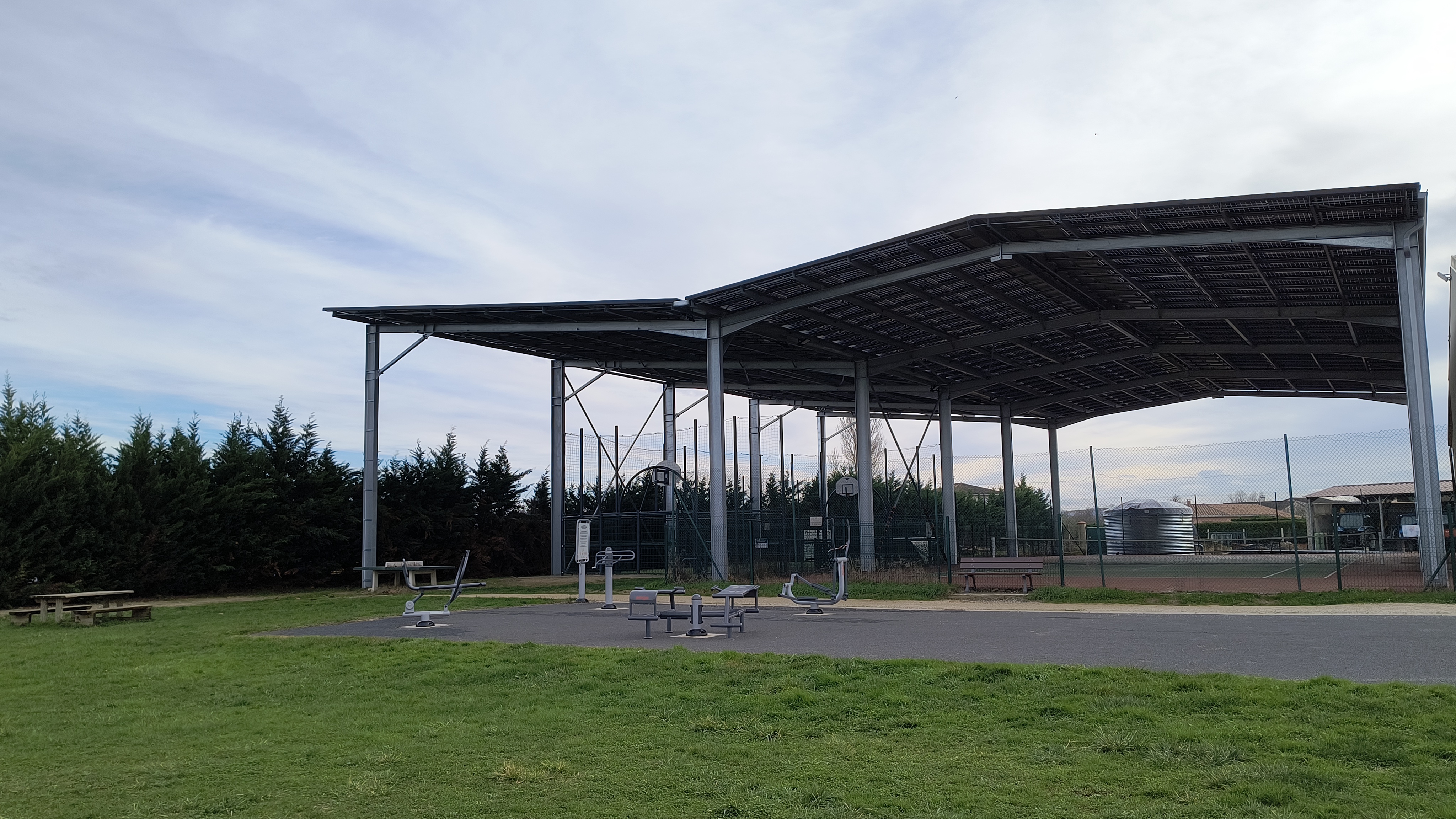 aire fitness et multisports avec ombrieres  20260121 _1_.jpg