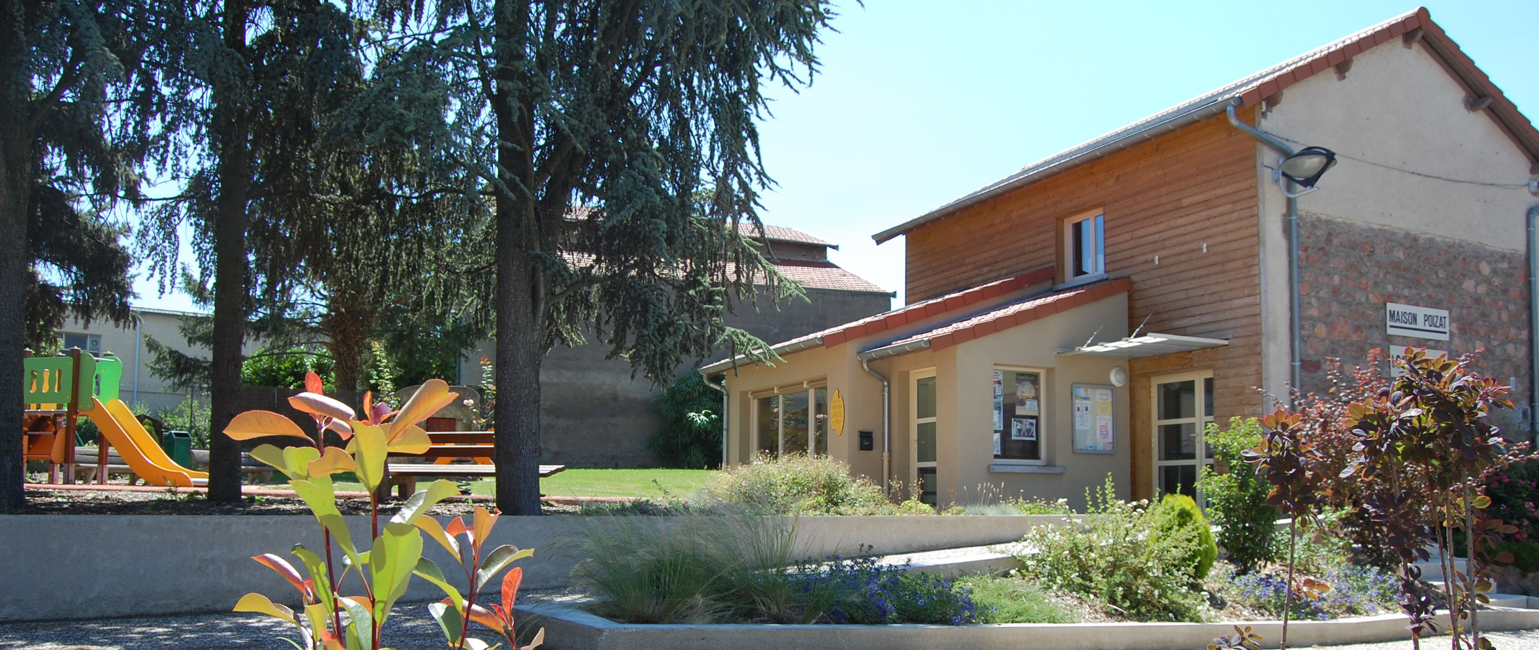 002 Local Jeunes.jpg