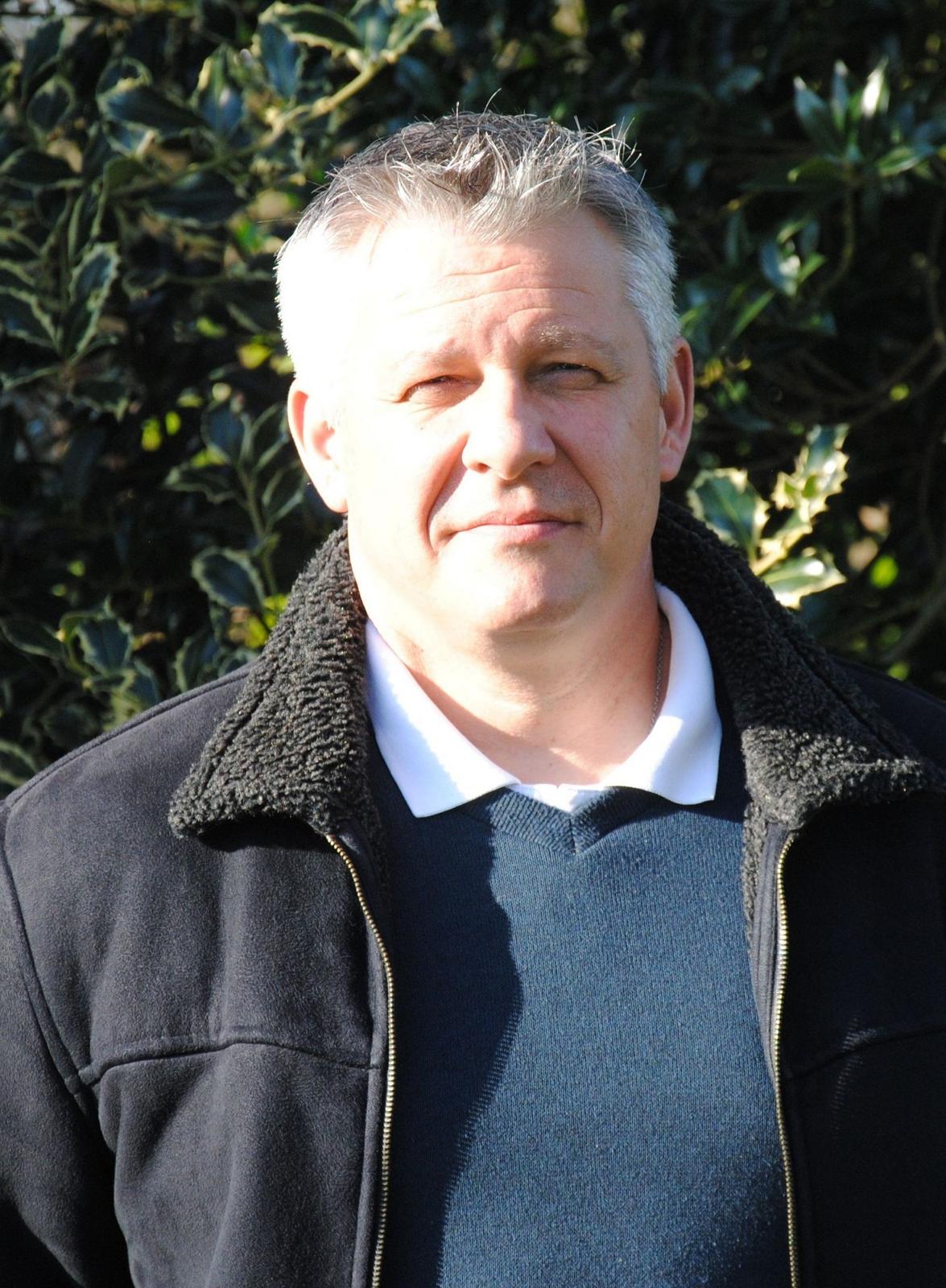 Patrice MEHATS Approvisionneur Achateur cartons.jpg
