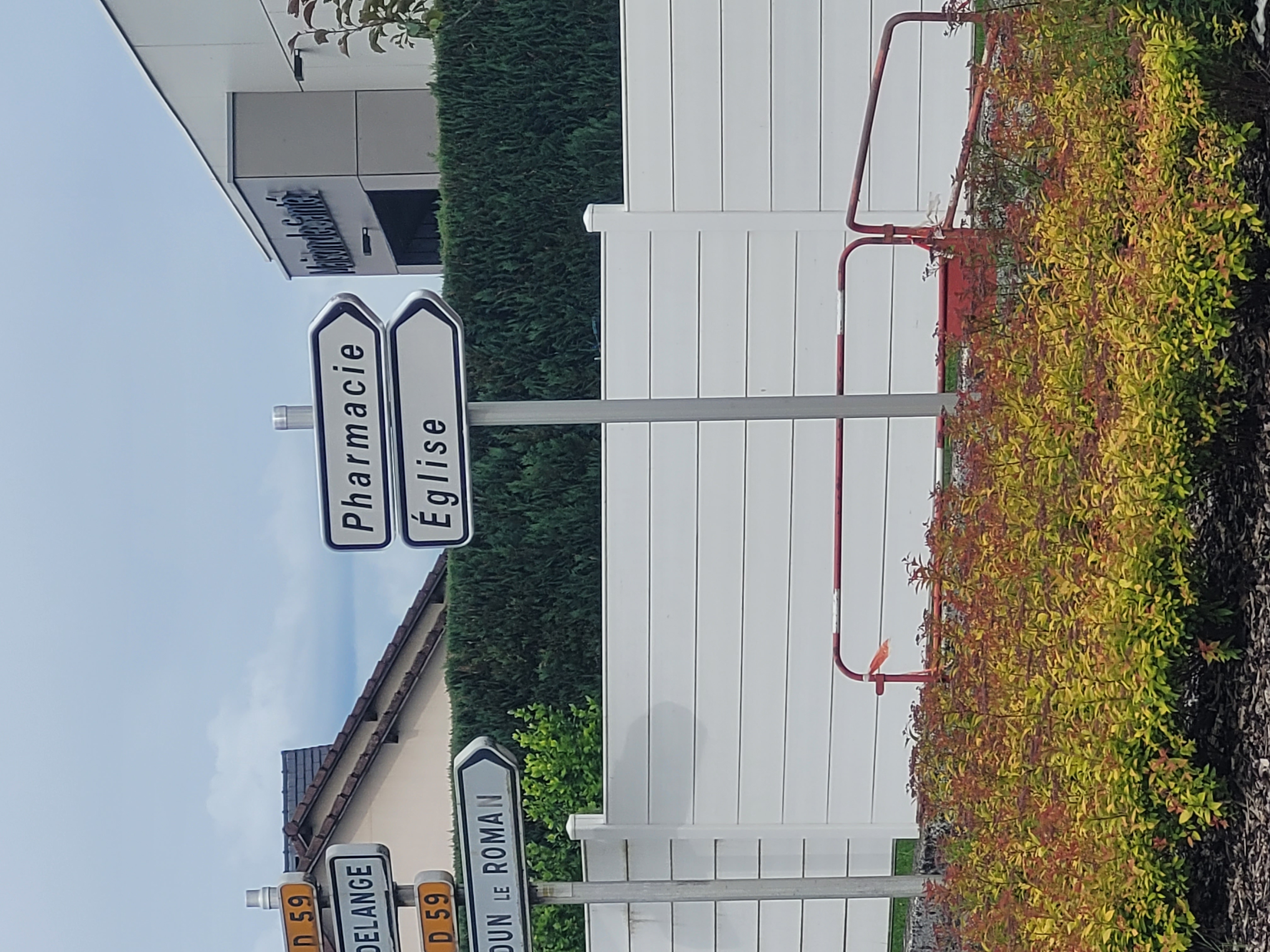 Panneau Eglise Pharmacie 2.jpg