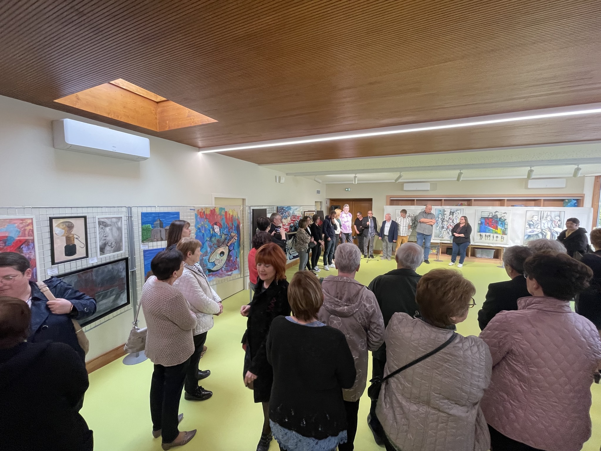 Exposition d_artistes locaux 5.jpg