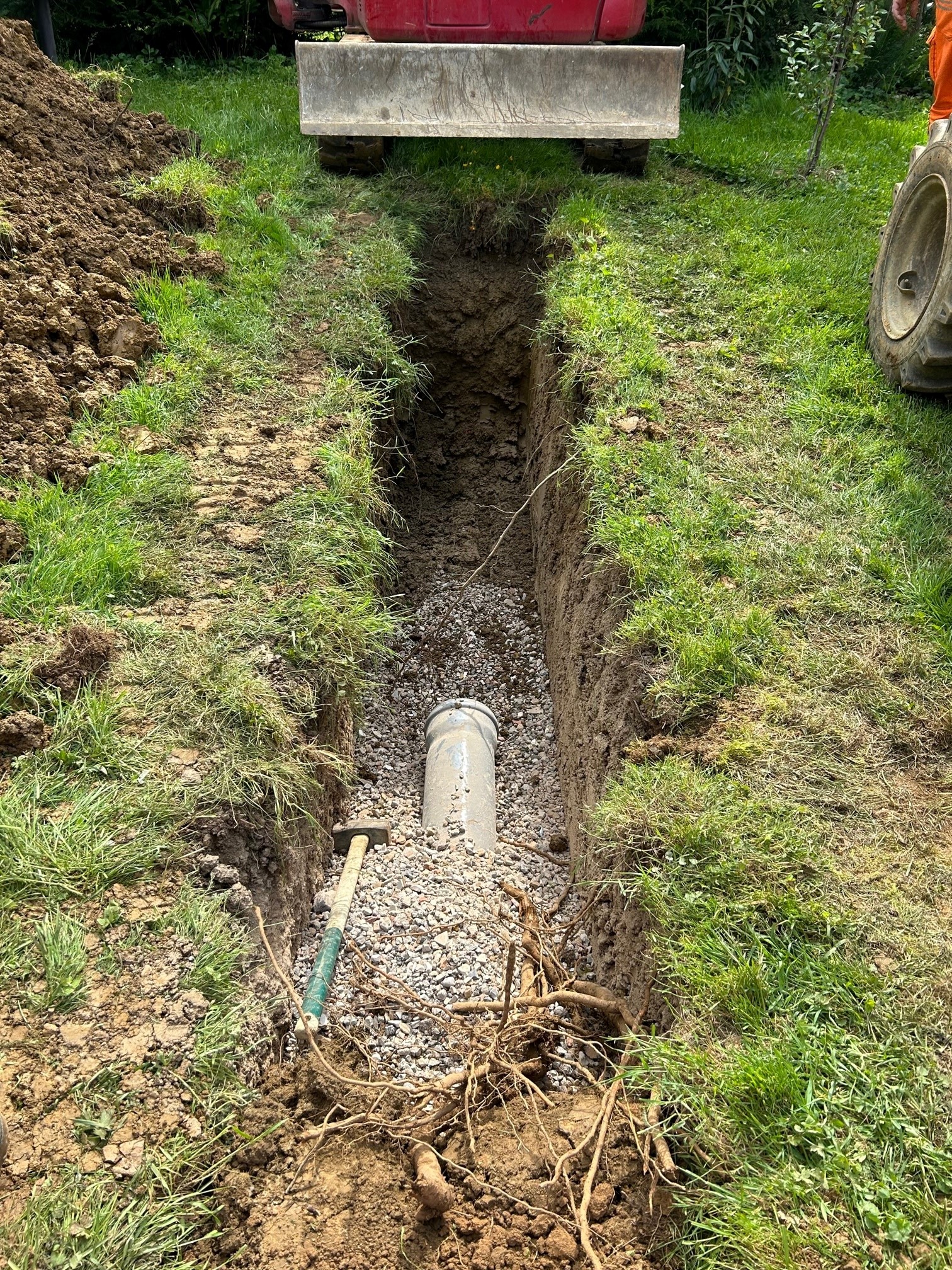 Assainissement réalisation de tranchées.jpg