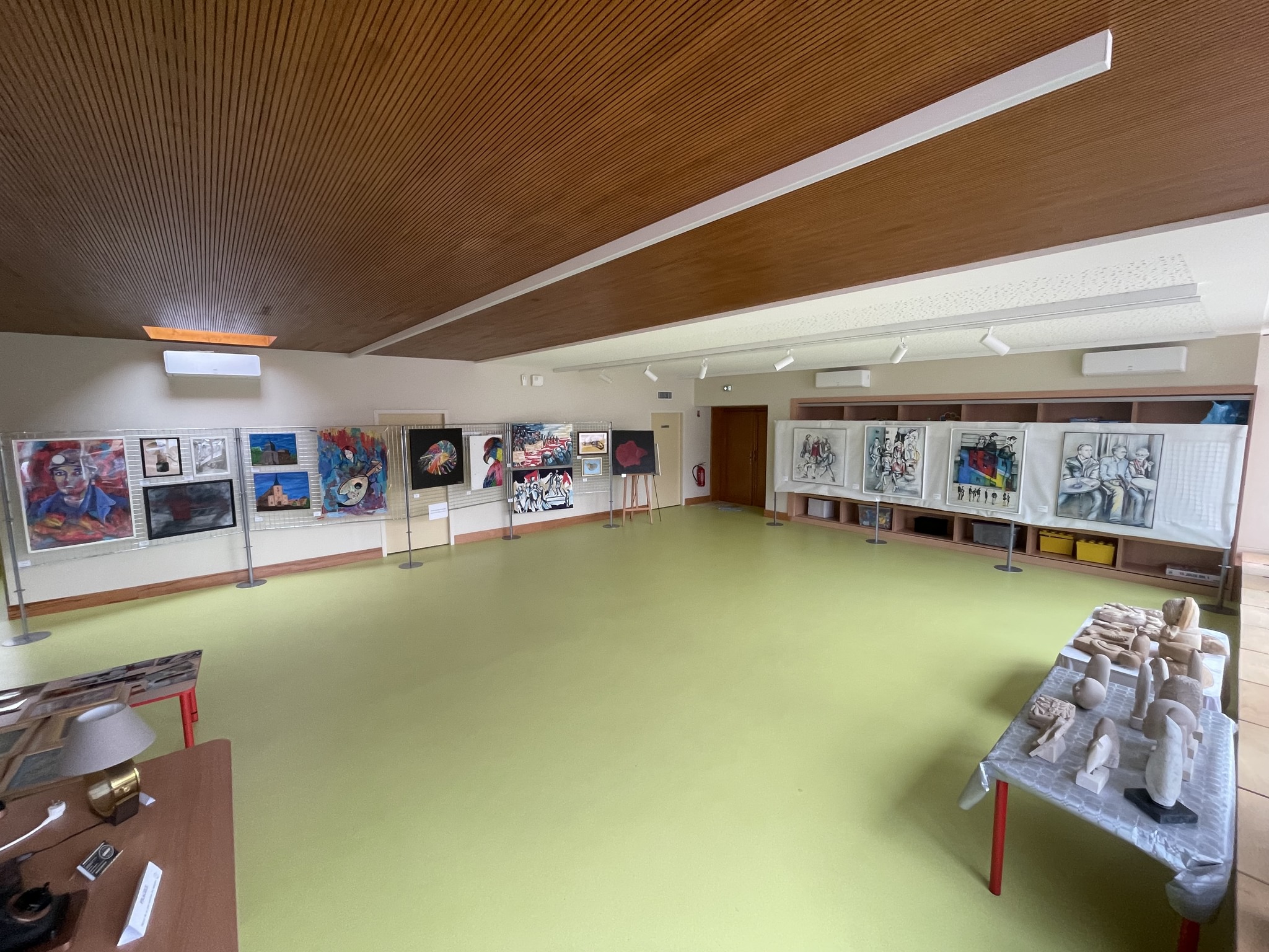 Exposition d_artistes locaux 2.jpg