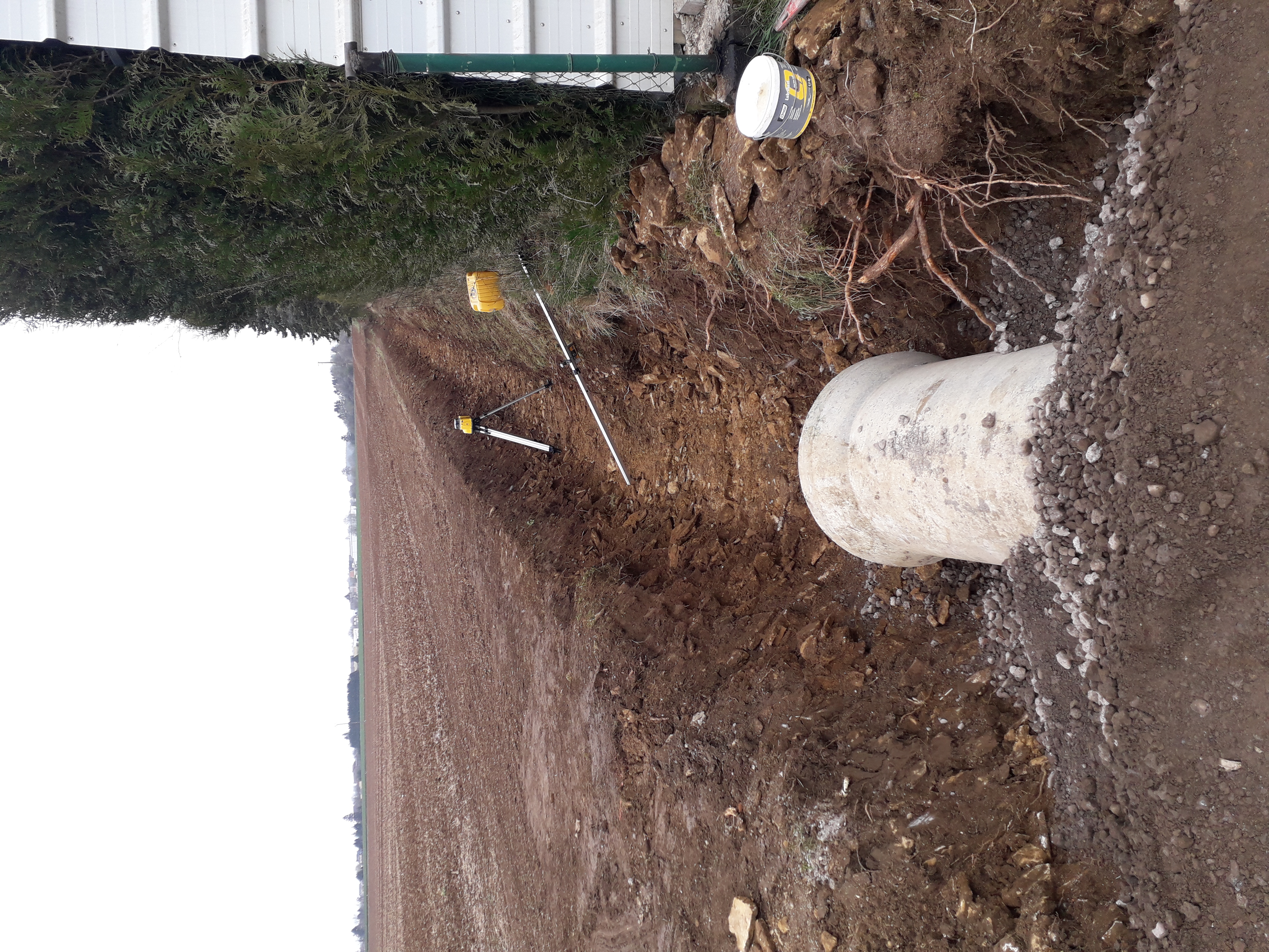 Busage Route Fossé Cité Ida 1.jpg