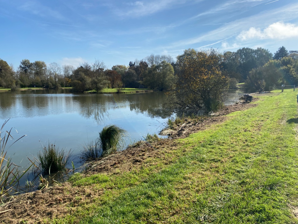 Plan d_eau vue île 2.JPG