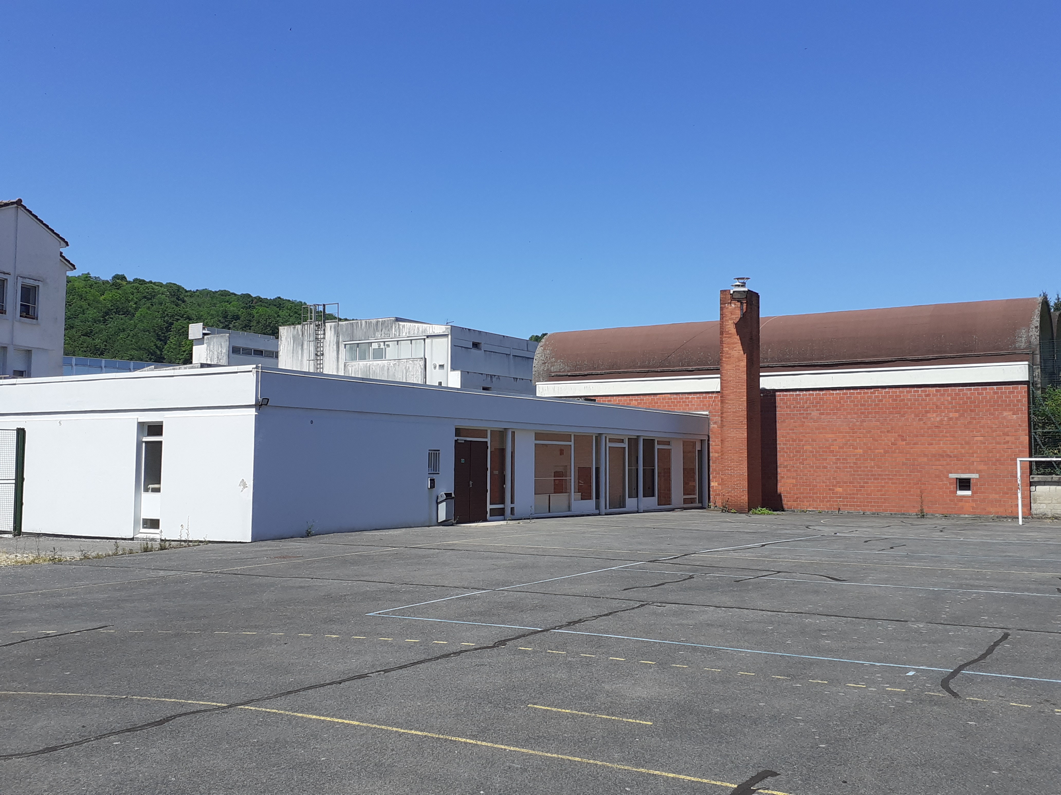 Gymnase billon extérieur.jpg