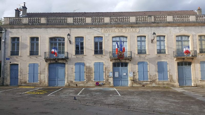 mairie facade.jpg