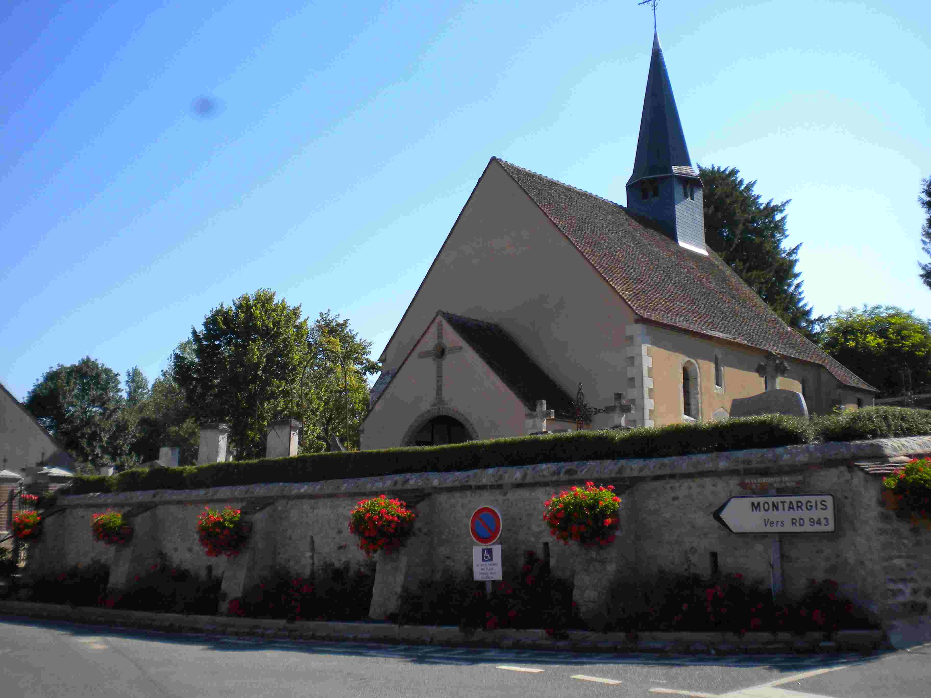 Eglise St Pierre à Conflans.jpg
