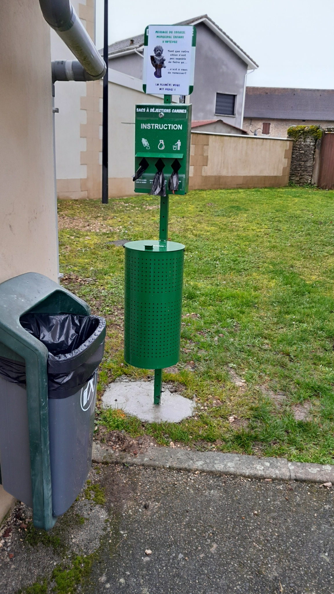 Station La Place.jpg